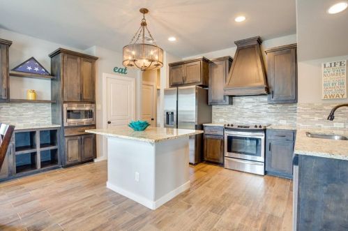 412 Phillips Ct, Midlothian TX  76063-1969 exterior