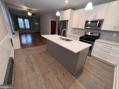 8 Wynnewood Ave, Camden NJ  08108-2716 exterior