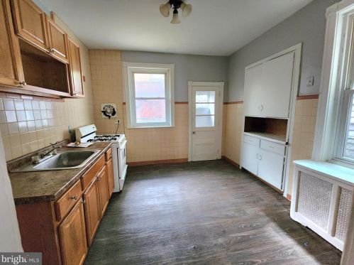 4202 Franklin St, Philadelphia, PA 19140-2223