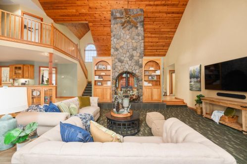 20333 Aurora Nova Ct, Cape Horn, CA 95713-9679
