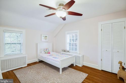 1023 Washington Ave, Tavistock NJ 08033-3605 exterior