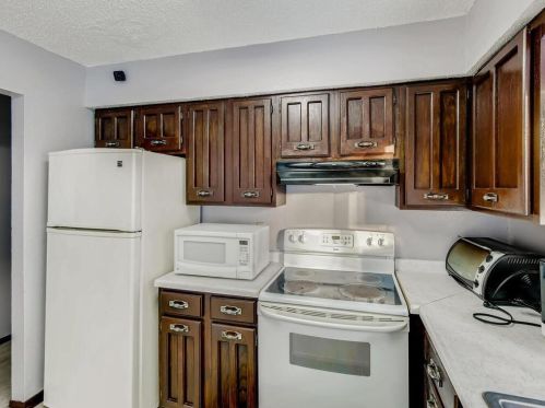 1052 Dl St, Saint Paul MN  55117-5606 exterior
