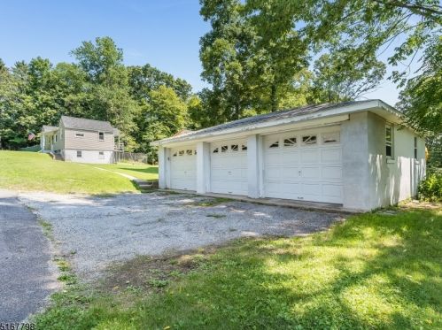 185 Mountain Rd, Sparta, NJ 07871-3107