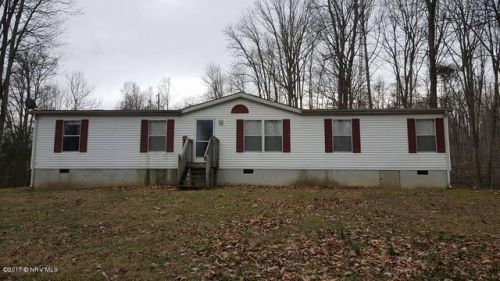 112 Orchard Dr, Pembroke, VA 24136-3376