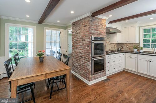 7 Honeybrook Dr, Princeton NJ  08540-7434 exterior