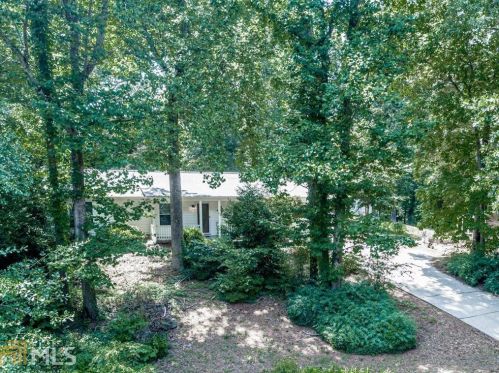 146 Little Brook Dr, Holly Springs, GA 30188-1939
