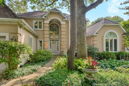 674 Gartner Rd, Naperville, IL 60540-7645