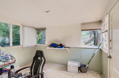 1301 Alegria Rd, Austin TX  78757-3217 exterior