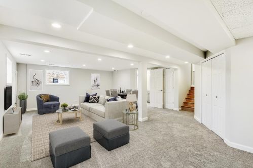 54 Naperville Rd, Willowbrook IL  60514-1021 exterior