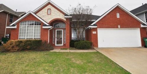 4521 Creekside Dr, Fort Worth TX  76137-2659 exterior