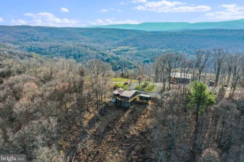 1034 Toms Knob Approach, Lost City WV 26810-8428 exterior