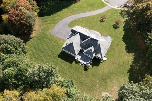 223 Castlewood Dr, Kensington, CT 06037-2951