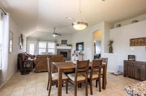 1712 Chivalry Ln, Fort Worth TX  76140-5780 exterior