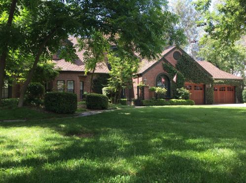6680 Harney Ln, Lodi, CA 95240-9446