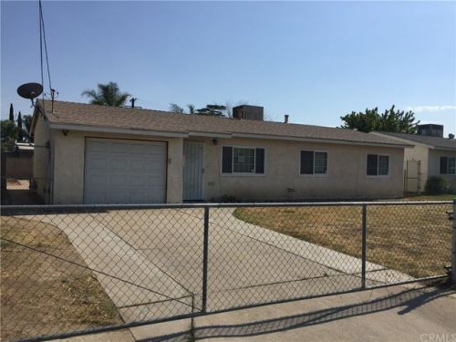 443 1st St, Rialto, CA 92376-6003