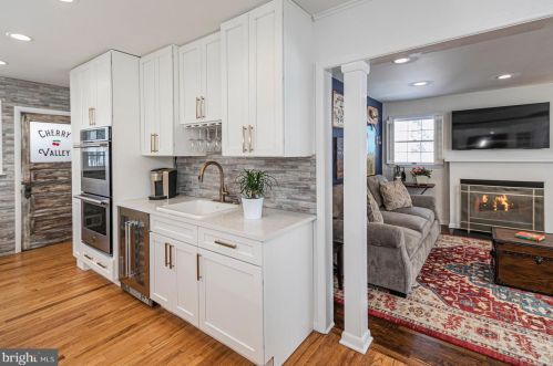 275 Cherry Vly Rd, Princeton NJ  08540-7917 exterior