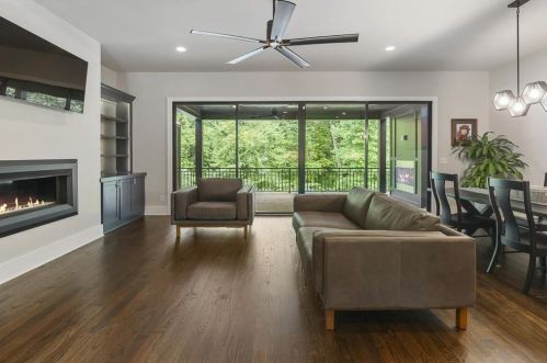 2996 Hermance Dr, Atlanta GA  30319-2735 exterior