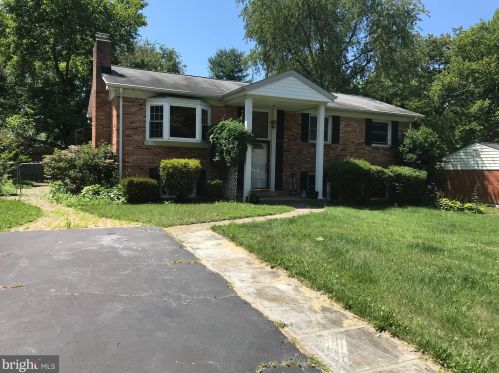 3105 Adams St, Woodbridge, VA 22193-1206