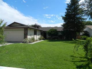 1430 Rocking W Dr, Bishop, CA 93514-1958