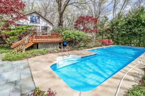 16 Mountain Rd, Wilton, CT 06897-4912