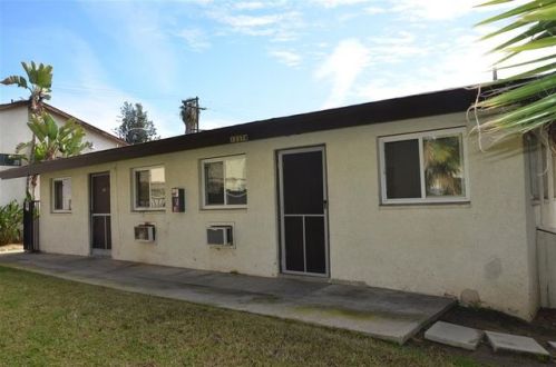 12374 Lakeshore Dr, Lakeside, CA 92040-3022