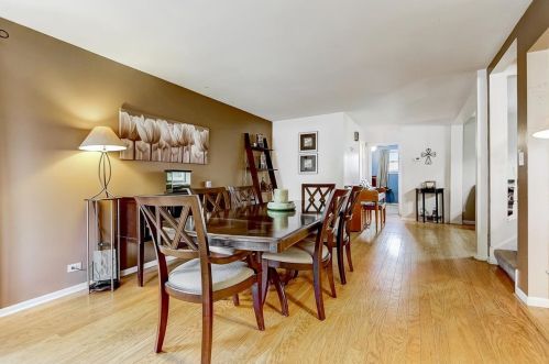 221 Diversey Ave, Addison, IL 60101-3929
