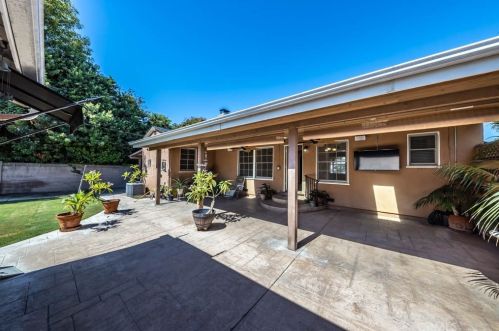 1704 Edna Dr, Santa Ana CA 92706-2424 exterior