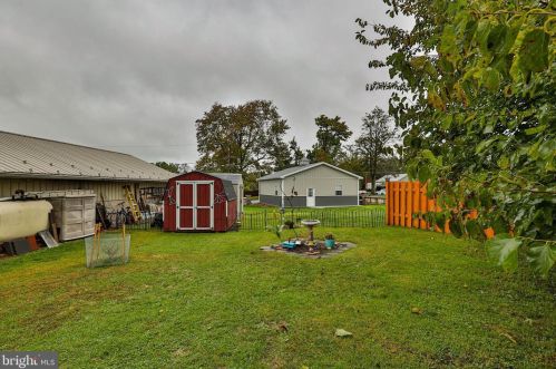 23 Central Ave, Bangor PA 18013-2221 exterior