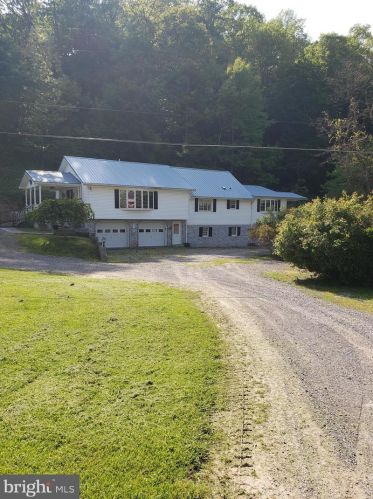 11501 Christie Rd, Cumberland, MD 21502-8309