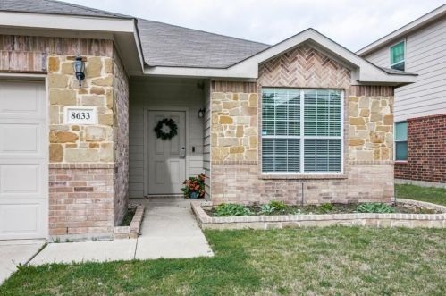 8633 Star Thistle Dr, Fort Worth TX  76179-4388 exterior