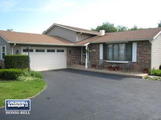 11962 Kingston Pl, Barrington Hills, IL 60102