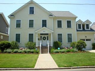 6033 Westwood Ter, Norfolk VA  23508-1138 exterior