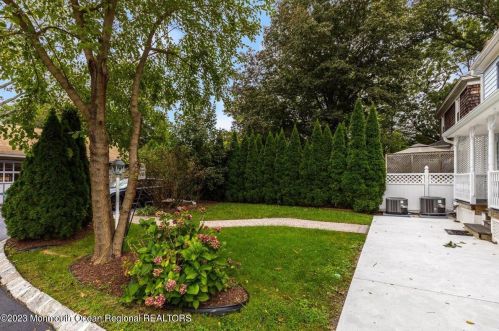 131 Spring St, Tinton Falls NJ  07701-2424 exterior