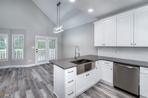 701 Deerwood Dr, Stockbridge GA  30281-6321 exterior