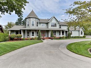 28499 Sweetbriar Rd, Wood Village, OR 97060-8425