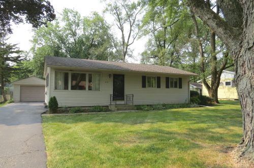 412 Davis Rd, Batavia, IL 60510-1307