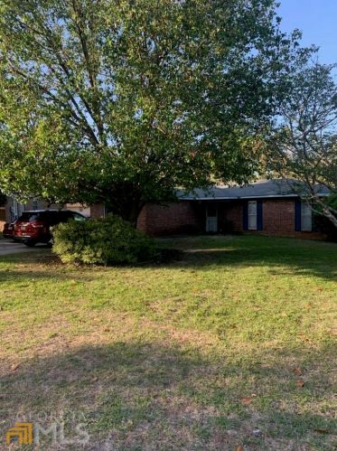 112 Barnesdale Dr, Warner Robins, GA 31093-1417