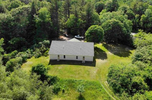 111 Appleton Rd, New Ipswich, NH 03071-3201
