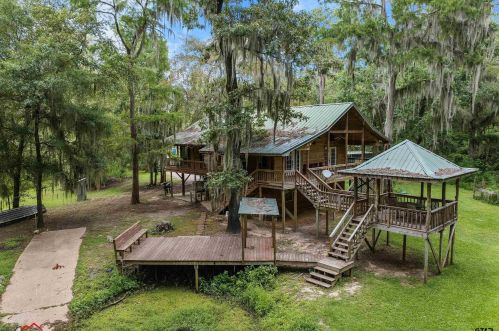 327 Jackson Arm Rd, Karnack, TX 75661-1444