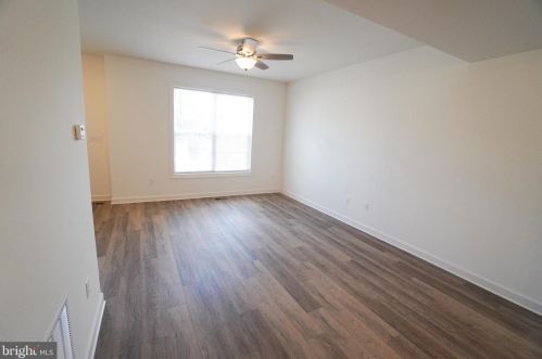 29 Parkview Dr, Carlisle, PA 17013