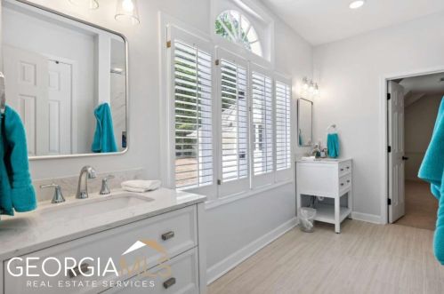 280 Cameron Ridge Dr, Atlanta GA  30328-4709 exterior