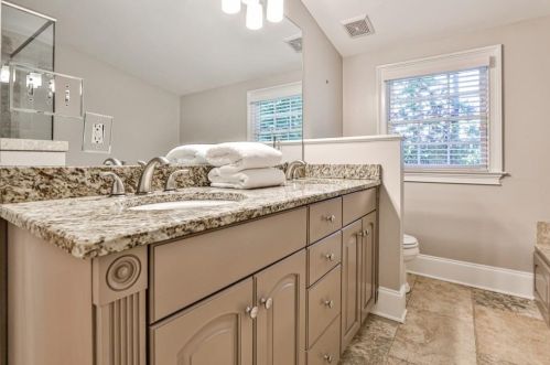 627 Hillpine Dr, Atlanta GA  30306-3222 exterior