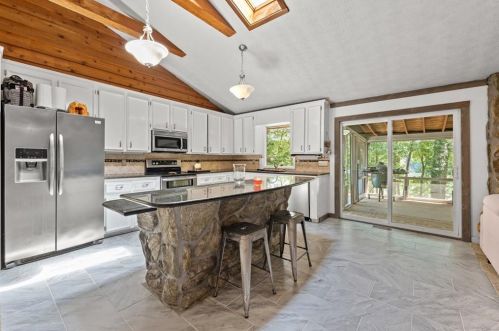 3346 Little Cir, Gainesville, GA 30506-3730