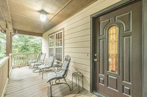 107 Seth Ridge Dr, Holly Springs, GA 30188-1648