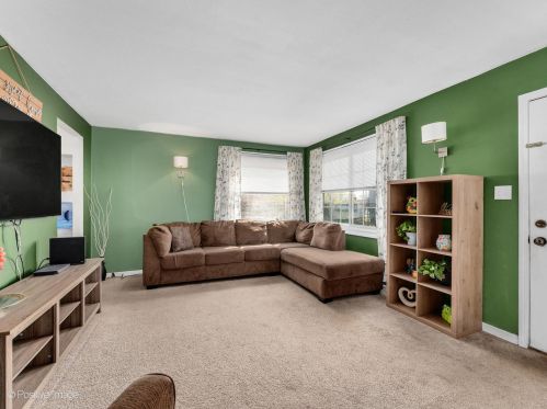 232 Winthrop Ave, Addison, IL 60101-4428