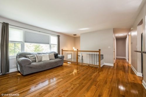 924 Barnside Rd, Mokena, IL 60451-3634