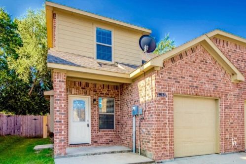 915 Parkplace Rdg, Princeton TX  75407-6766 exterior