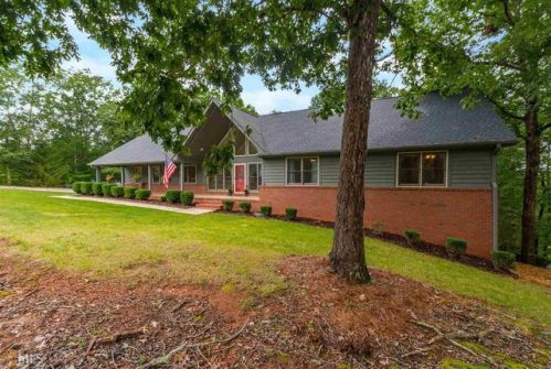 992 Rainbow Cir, Cleveland, GA 30528-3265