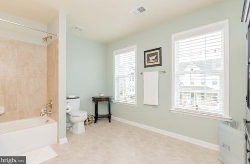 169 Colonial Dr, Charles Town WV 25414-4920 exterior