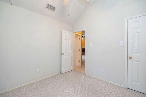 5736 Straightaway Dr, Fort Worth TX  76117-1594 exterior